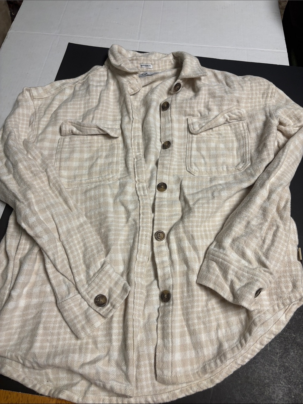 Hollister Boyfriend Fit Beige Cream Plaid Button-Down Shirt